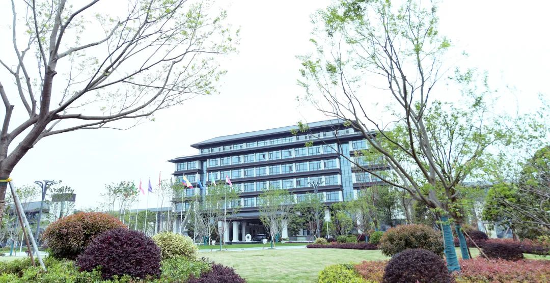 30cf1d3af04fbeb40261e2c3bfc0c4d8